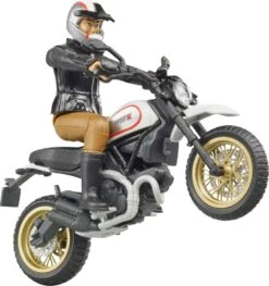 Bruder 63051 Ducati Scrambler Desert-Sled Motorfiets -Beste Speelgoed Winkel bruder 63051 ducati scrambler sled en berijder 1 1
