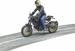 Bruder 63050 Motorrijder Met Ducati Scrambler Cafe-racer -Beste Speelgoed Winkel bruder 63050 ducatie motorfiets motorrijder caferacer 2