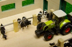 Kidsglobe Ligboxenstal Koeienstal 1 : 87 -Beste Speelgoed Winkel loopstal kidsglobe 610492 1 1