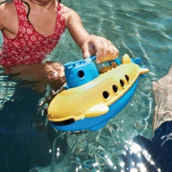 Green Toys Green-Toys Onderzeeer Geel Met Blauw Handvat -Beste Speelgoed Winkel onderzeeer blauw handvat green toys 2