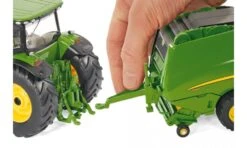 Siku 2465 Balenpers John-Deere -Beste Speelgoed Winkel siku 2465 balenpers john deere 5