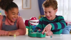 Epoch Super Mario Animal Plant Escape – Kinderspel 13 Epoch Super Mario Animal Plant Escape – Kinderspel -Beste Speelgoed Winkel super mario piranhha plant escape bordspel 5