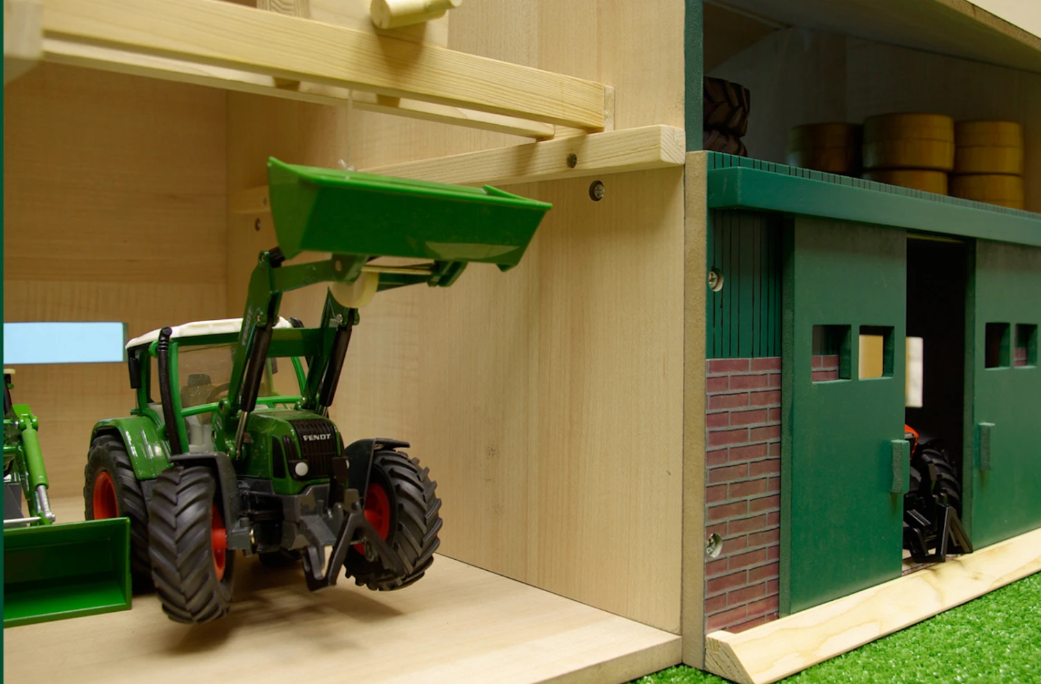 Kidsglobe Tractorwerkplaats Met Berging Schaal 1 : 32 6 Kidsglobe Tractorwerkplaats Met Berging Schaal 1 : 32 - Afbeelding 4